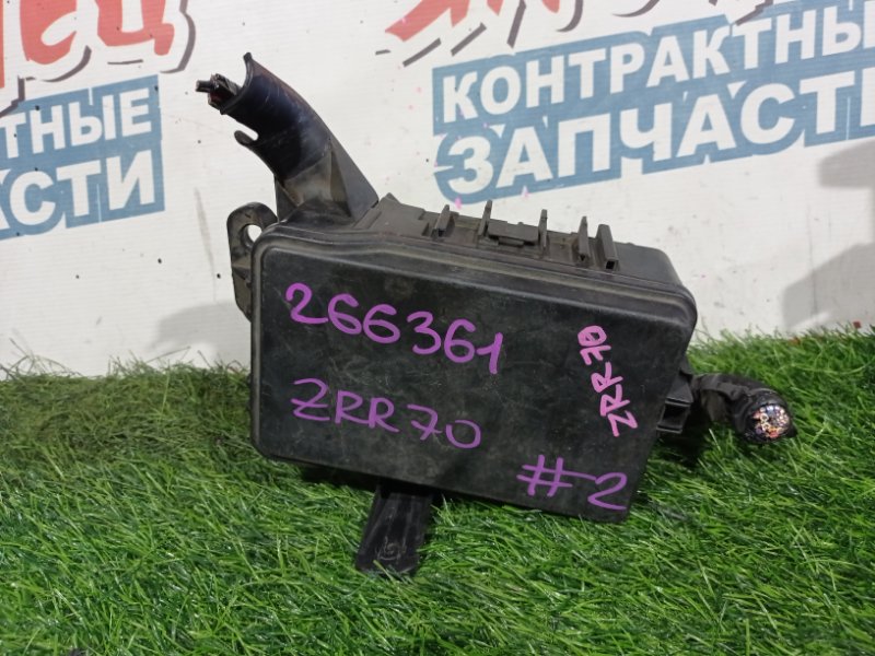 Блок предохранителей под капот TOYOTA VOXY ZRR70 3ZR-FAE (б/у)