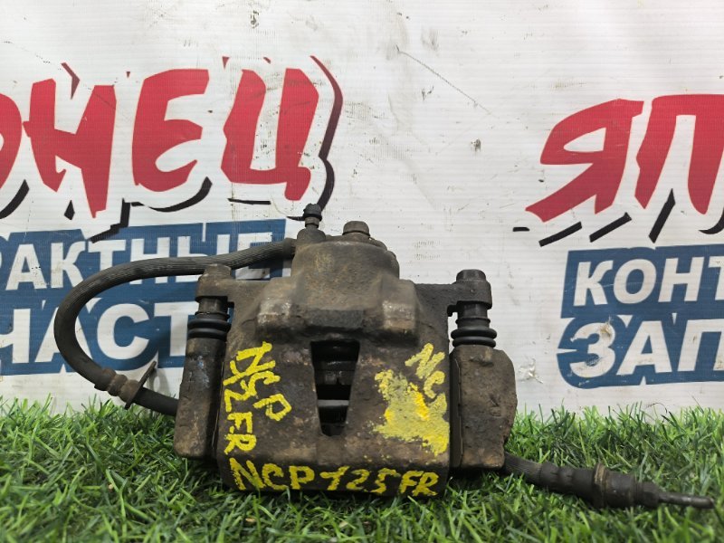 Суппорт TOYOTA PLATZ NCP12 1NZ-FE 2001 передний правый (б/у)