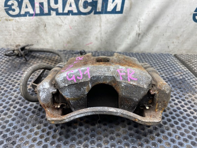 Суппорт HONDA AIRWAVE GJ1 L15A передний правый (б/у)