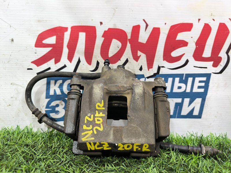 Суппорт TOYOTA RAUM NCZ20 1NZ-FE 2006 передний правый (б/у) Суппорт TOYOTA RAUM NCZ20 1NZ-FE 2006 передний правый (б/у)