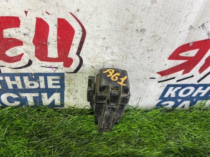 Блок реле HONDA STEPWGN RG1 K20A (б/у)