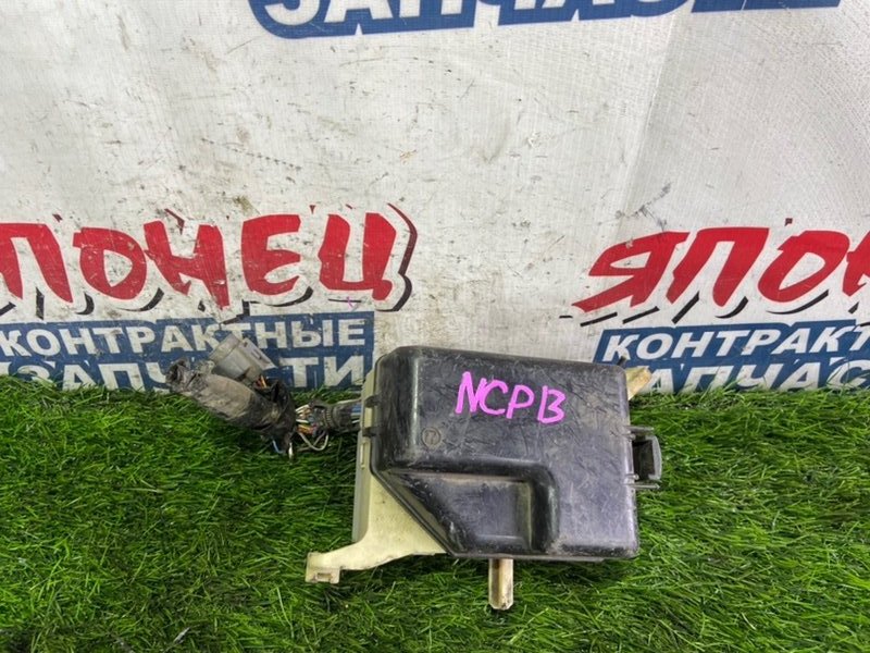 Блок предохранителей под капот TOYOTA VITZ NCP13 1NZ-FE (б/у)