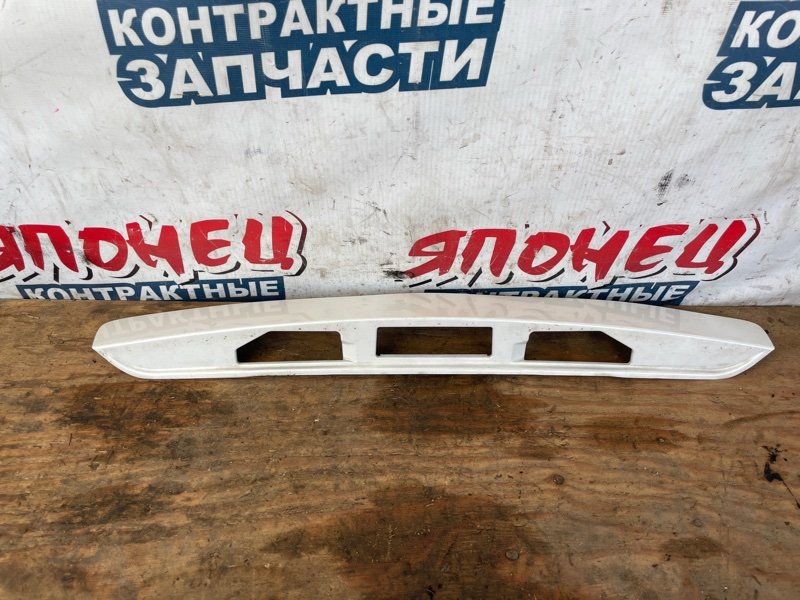Накладка двери багажника MAZDA ATENZA GY3W L3VE 2002 (б/у)