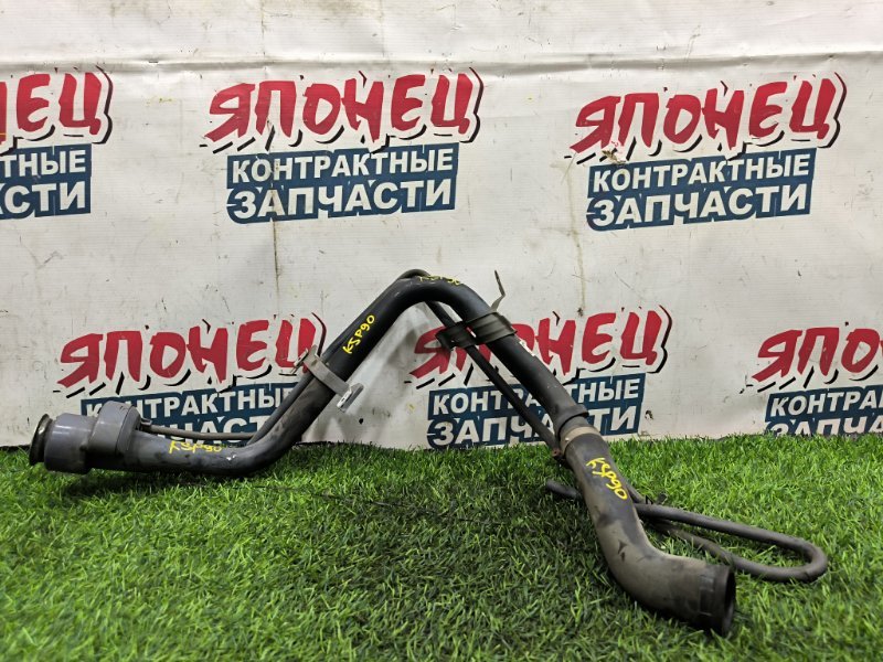 Горловина топливного бака TOYOTA VITZ KSP90 1KR-FE 2009 (б/у) Горловина топливного бака TOYOTA VITZ KSP90 1KR-FE 2009 (б/у)