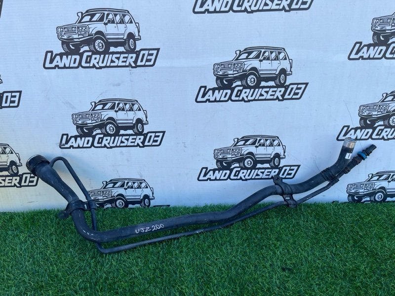 Горловина топливного бака TOYOTA LAND CRUISER UZJ200 2UZ-FE (б/у)