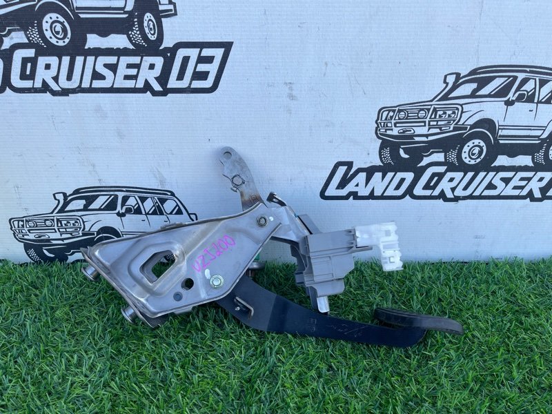 Педаль тормоза TOYOTA LAND CRUISER UZJ200 2UZ-FE (б/у)