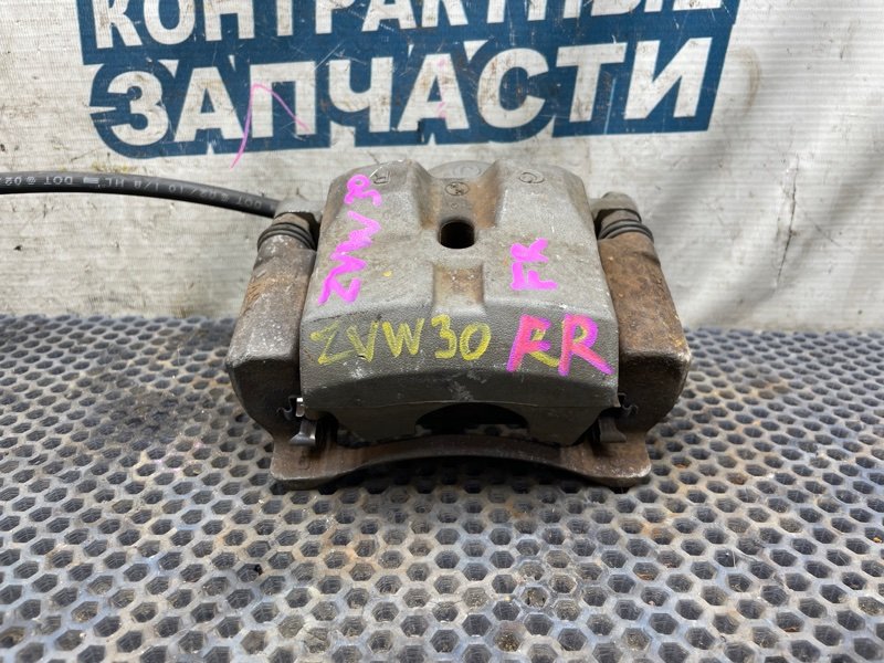 Суппорт TOYOTA PRIUS ZVW30 2ZR-FAE передний правый (б/у) Суппорт TOYOTA PRIUS ZVW30 2ZR-FAE передний правый (б/у)