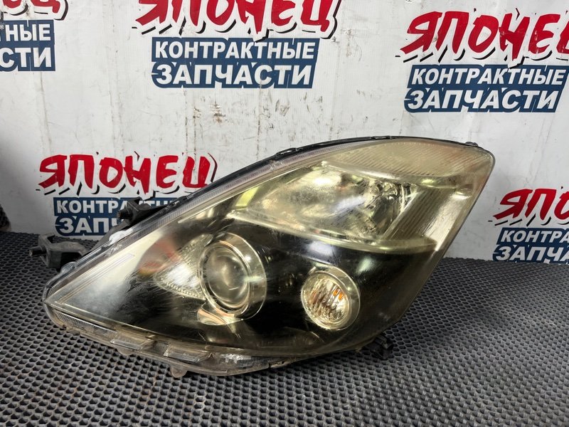 Фара TOYOTA ISIS ZGM10 1AZ-FSE левая (б/у) Фара TOYOTA ISIS ZGM10 1AZ-FSE левая (б/у)