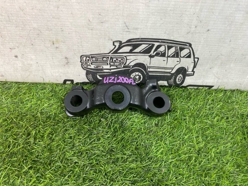 Кронштейн шаровой опоры TOYOTA LAND CRUISER UZJ200 2UZ-FE передний левый (б/у)