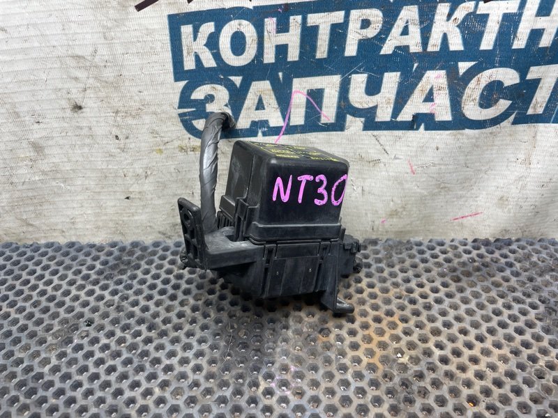 Блок предохранителей под капот NISSAN X-TRAIL NT30 QR20DE (б/у)
