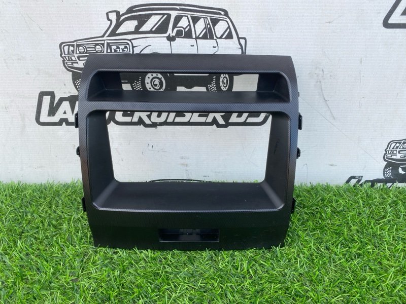 Консоль магнитофона TOYOTA LAND CRUISER UZJ200 2UZ-FE (б/у)