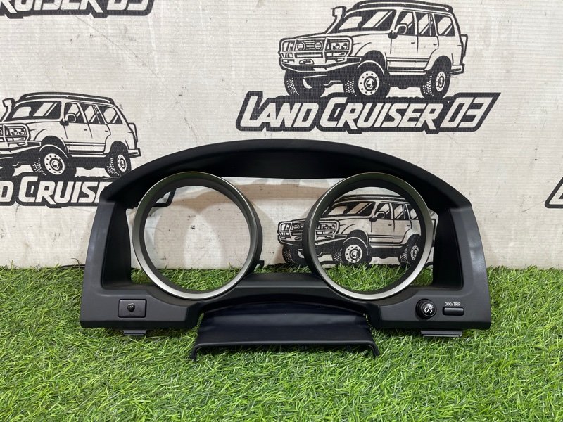 Консоль панели приборов TOYOTA LAND CRUISER UZJ200 2UZ-FE (б/у) Консоль панели приборов TOYOTA LAND CRUISER UZJ200 2UZ-FE (б/у)