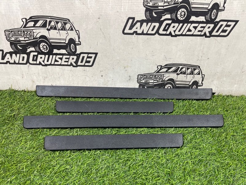 Накладка на порог TOYOTA LAND CRUISER UZJ200 2UZ-FE (б/у)