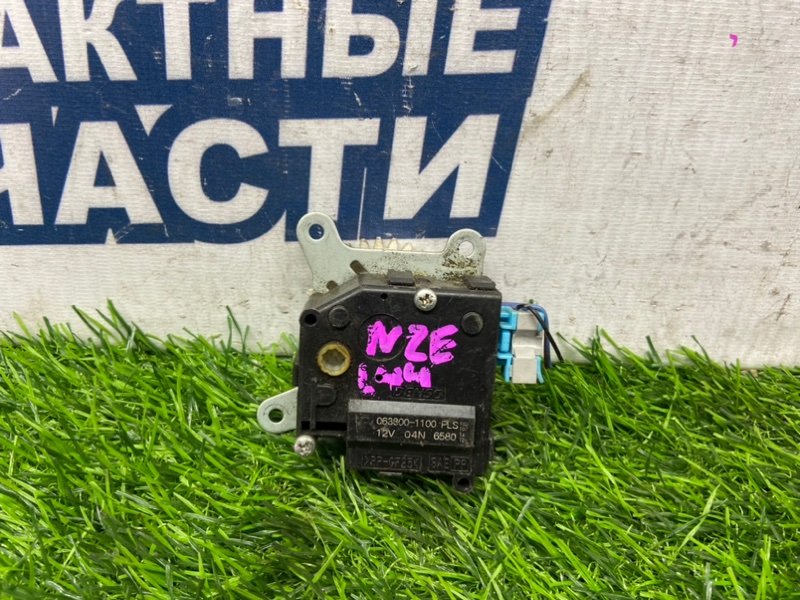 Сервопривод заслонок печки TOYOTA COROLLA FIELDER NZE144 1NZ-FE (б/у)