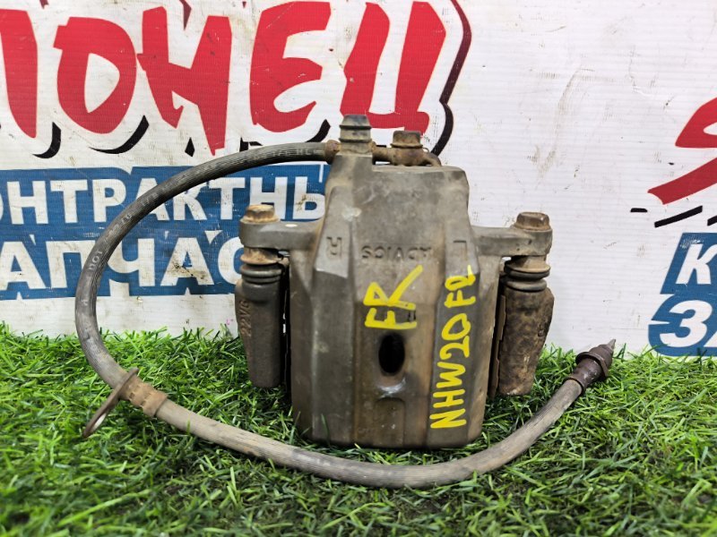 Суппорт TOYOTA PRIUS NHW20 1NZ-FXE 2004 передний правый (б/у) Суппорт TOYOTA PRIUS NHW20 1NZ-FXE 2004 передний правый (б/у)