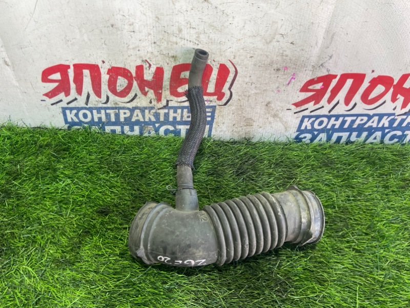 Патрубок воздушного фильтра TOYOTA WISH ZGE20 2ZR-FAE (б/у)