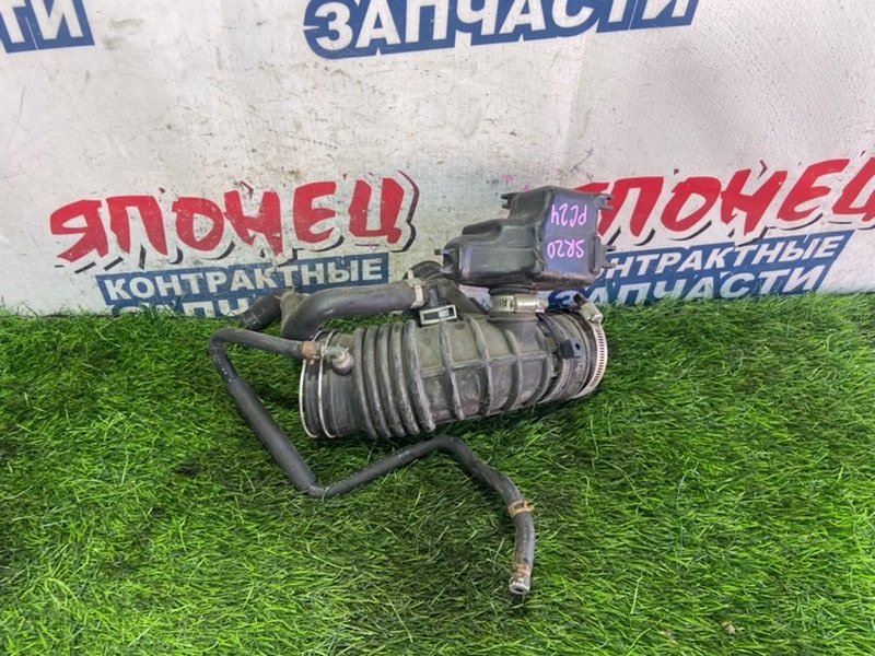 Патрубок воздушного фильтра NISSAN SERENA PC24 SR20DE (б/у)