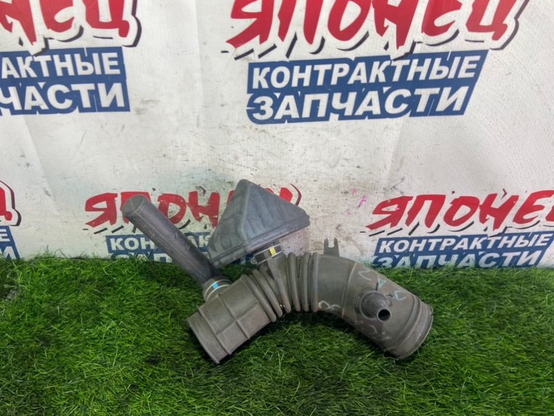 Патрубок воздушного фильтра TOYOTA CAMRY ACV30 2AZ-FE (б/у)