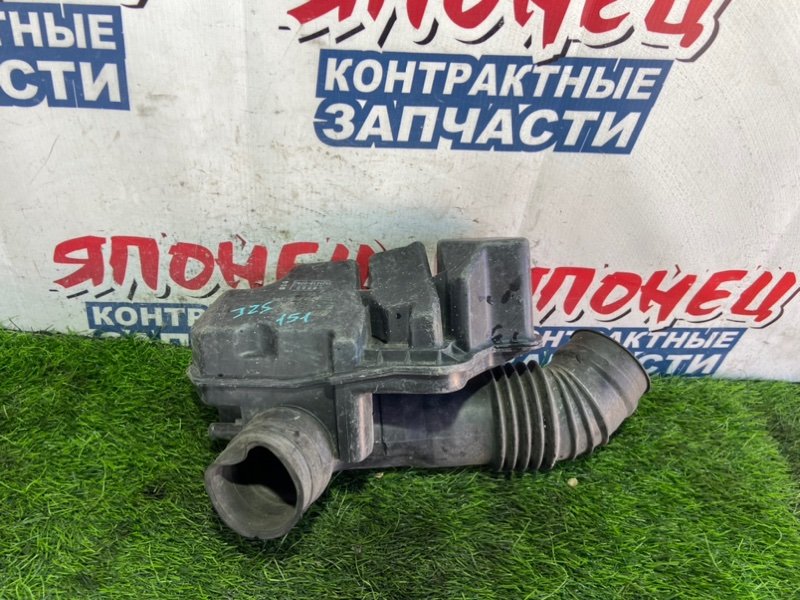 Патрубок воздушного фильтра TOYOTA CROWN JZS151 1JZ-GE (б/у)