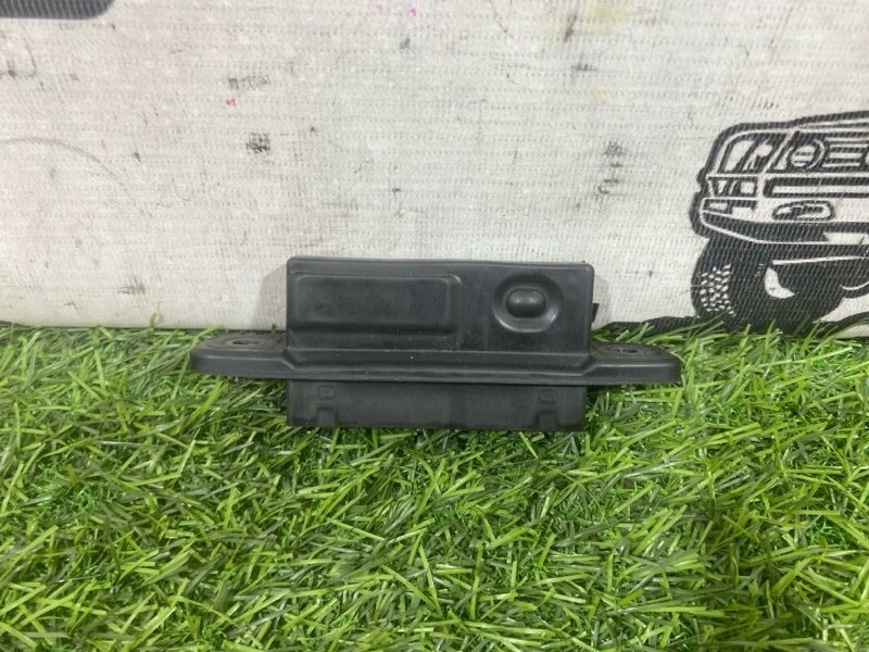 Ручка двери багажника TOYOTA LAND CRUISER UZJ200 2UZ-FE (б/у)