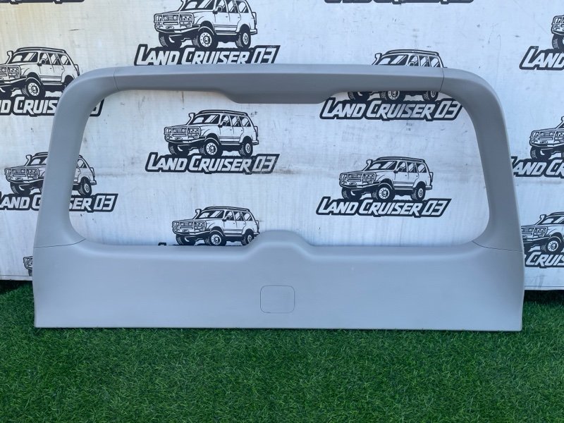 Обшивка двери багажника TOYOTA LAND CRUISER UZJ200 2UZ-FE (б/у)