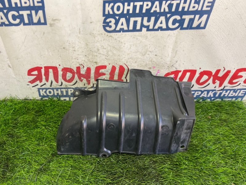 Защита топливного бака TOYOTA HARRIER MCU15 1MZ-FE правая (б/у)