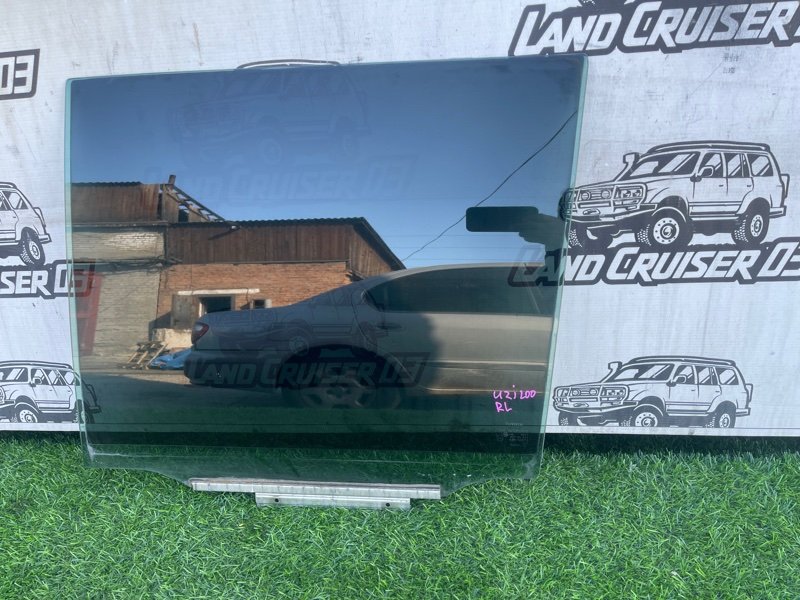 Стекло двери TOYOTA LAND CRUISER UZJ200 2UZ-FE заднее левое (б/у)