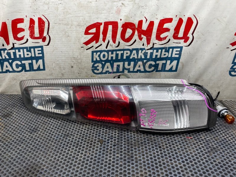 Стоп-сигнал NISSAN X-TRAIL NT30 QR20DE задний правый (б/у) Стоп-сигнал NISSAN X-TRAIL NT30 QR20DE задний правый (б/у)