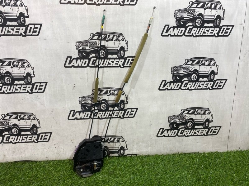 Замок двери TOYOTA LAND CRUISER UZJ200 2UZ-FE задний правый (б/у)