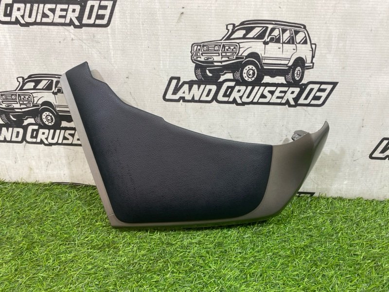 Накладка на торпеду TOYOTA LAND CRUISER UZJ200 2UZ-FE левая (б/у)