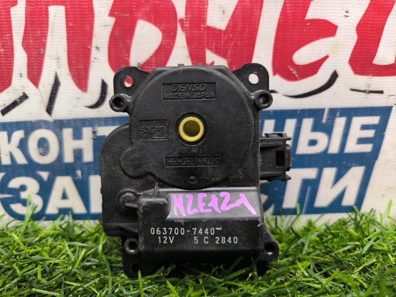Сервопривод заслонок печки TOYOTA COROLLA SPACIO NZE121 1NZ-FE 2001 (б/у)