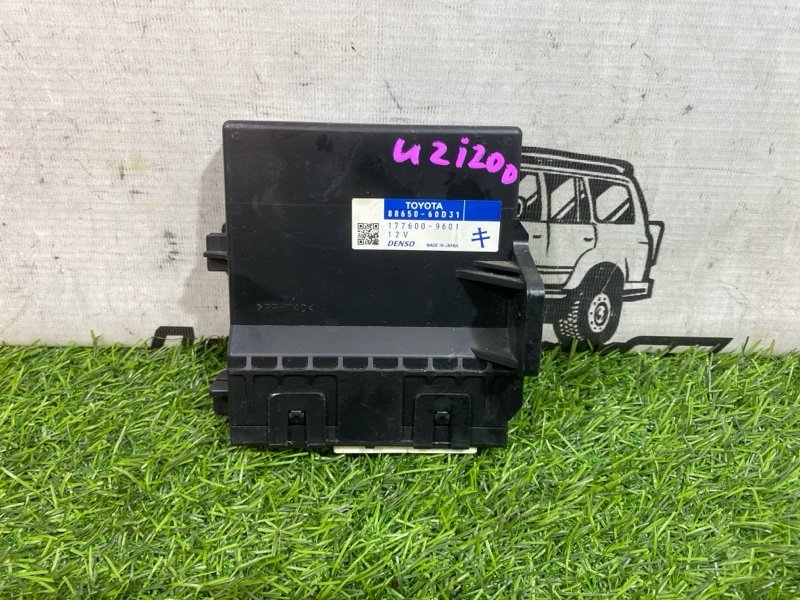Блок управления климат-контролем TOYOTA LAND CRUISER UZJ200 2UZ-FE (б/у)