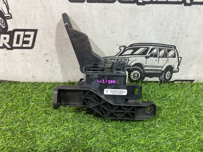Блок предохранителей салона TOYOTA LAND CRUISER UZJ200 2UZ-FE (б/у)