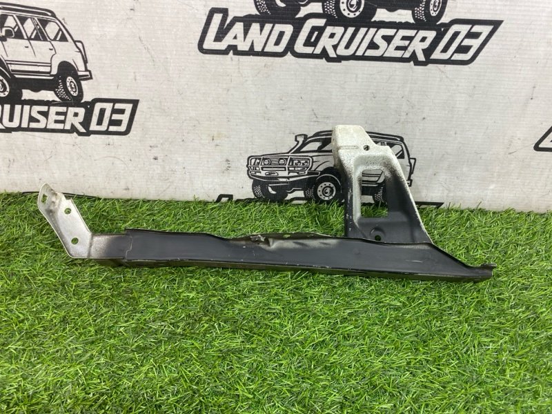 Планка замка капота TOYOTA LAND CRUISER UZJ200 2UZ-FE (б/у)