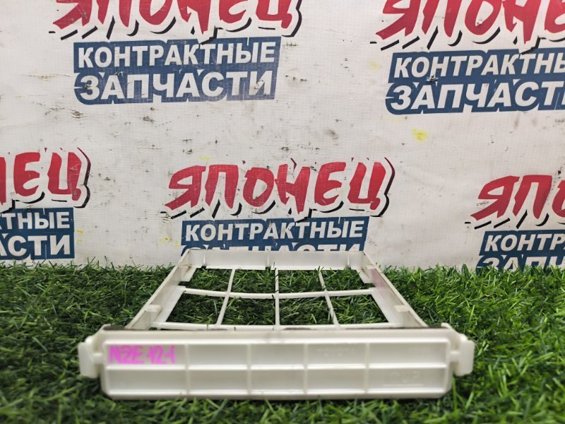 Рамка салонного фильтра TOYOTA COROLLA SPACIO NZE121 1NZ-FE 2001 (б/у)