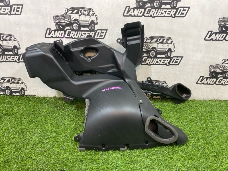 Воздуховод печки TOYOTA LAND CRUISER UZJ200 2UZ-FE (б/у) Воздуховод печки TOYOTA LAND CRUISER UZJ200 2UZ-FE (б/у)