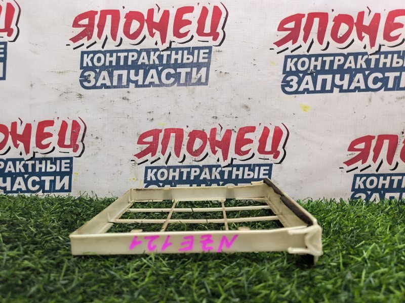 Рамка салонного фильтра TOYOTA COROLLA SPACIO NZE121 1NZ-FE 2001 (б/у)