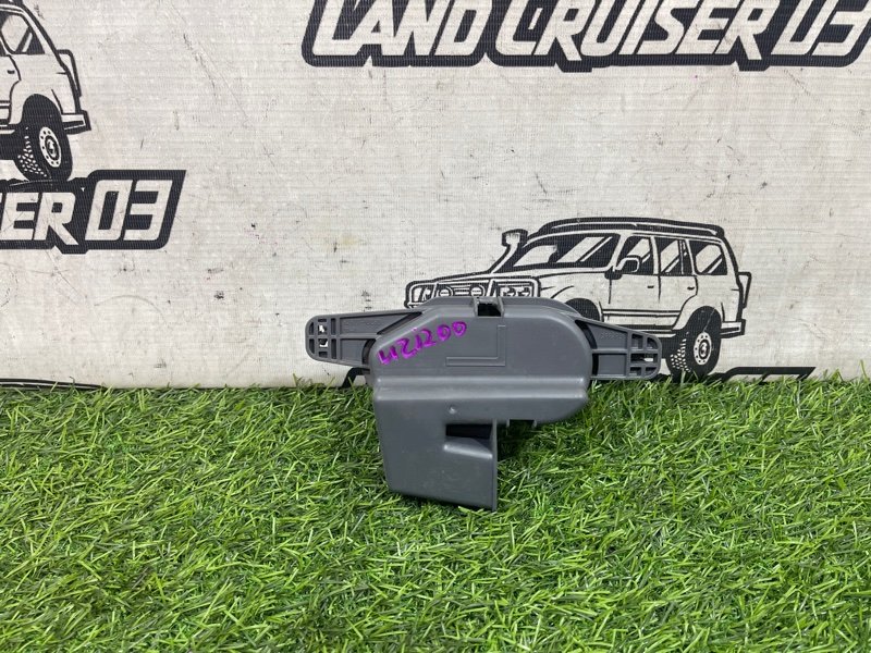 Заглушка стойки кузова TOYOTA LAND CRUISER UZJ200 2UZ-FE левая (б/у)