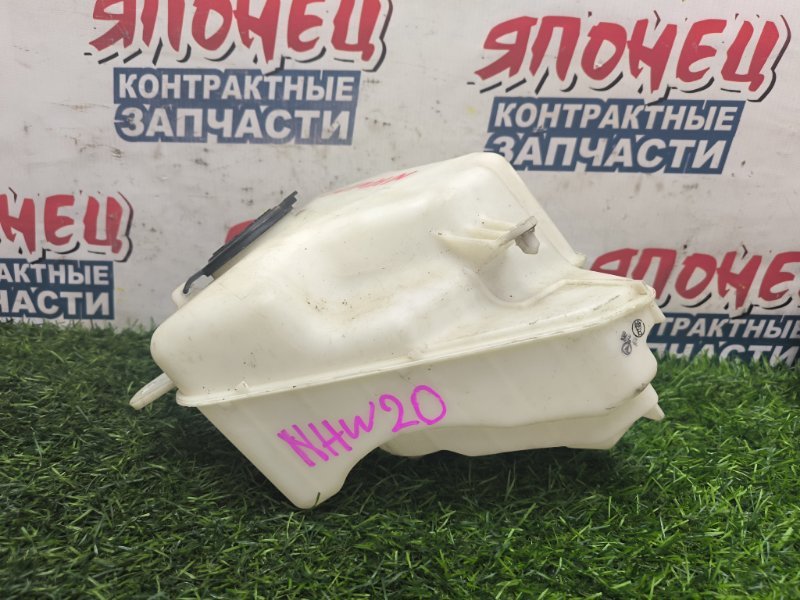 Бачок стеклоомывателя TOYOTA PRIUS NHW20 1NZ-FXE (б/у)