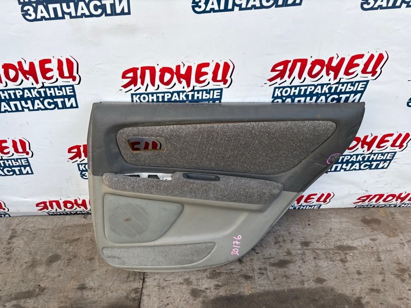 Обшивка двери TOYOTA MARK II GX100 1G-FE задняя правая (б/у)