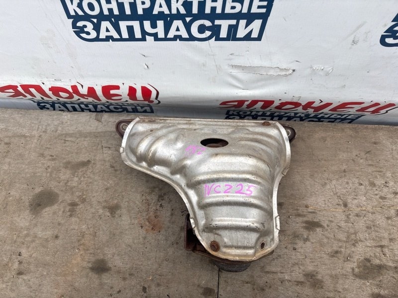 Коллектор выпускной TOYOTA RAUM NCZ25 1NZ-FE (б/у)