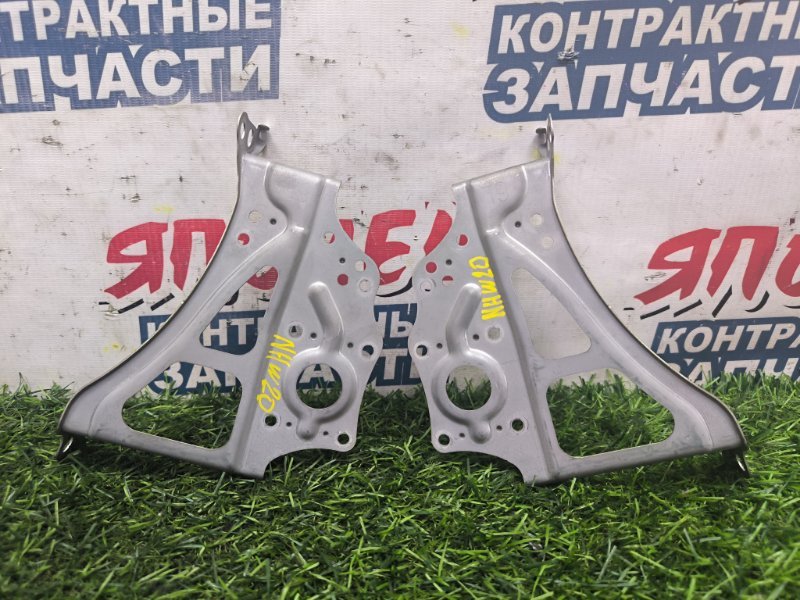 Крепление автомагнитолы TOYOTA PRIUS NHW20 1NZ-FXE 2004 (б/у)
