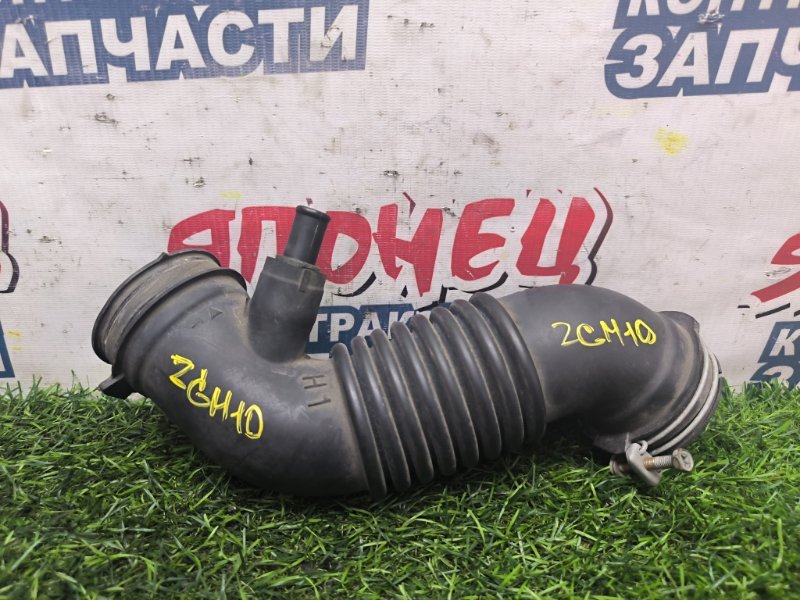 Патрубок воздушного фильтра TOYOTA ISIS ZGM10 2ZR-FAE 2011 (б/у)