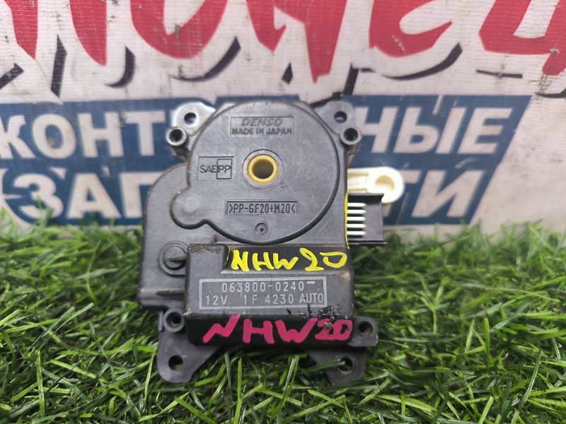 Сервопривод заслонок печки TOYOTA PRIUS NHW20 1NZ-FXE 2004 (б/у)