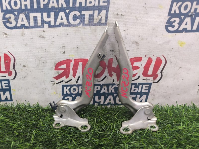 Петля капота TOYOTA RAUM NCZ20 1NZ-FE 2006 (б/у) Петля капота TOYOTA RAUM NCZ20 1NZ-FE 2006 (б/у)