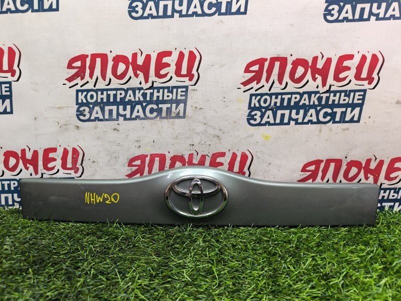Накладка двери багажника TOYOTA PRIUS NHW20 1NZ-FXE 2004 (б/у)