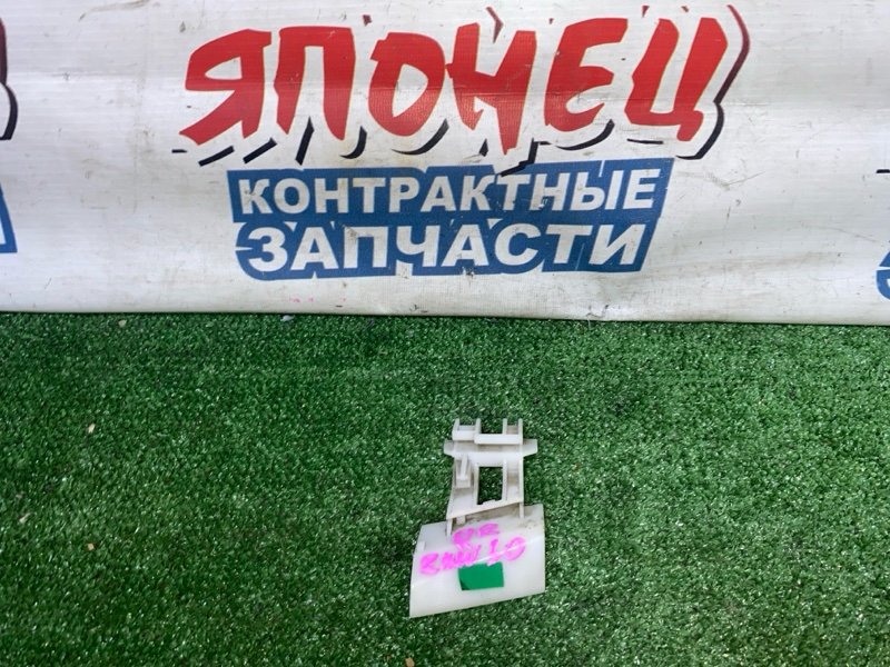 Крепление бампера TOYOTA PRIUS ZVW30 2ZR-FXE заднее правое (б/у)