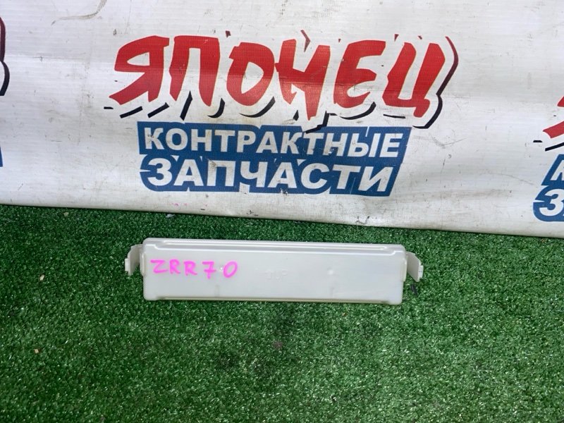 Крышка салонного фильтра TOYOTA NOAH ZRR70 3ZR-FAE (б/у)