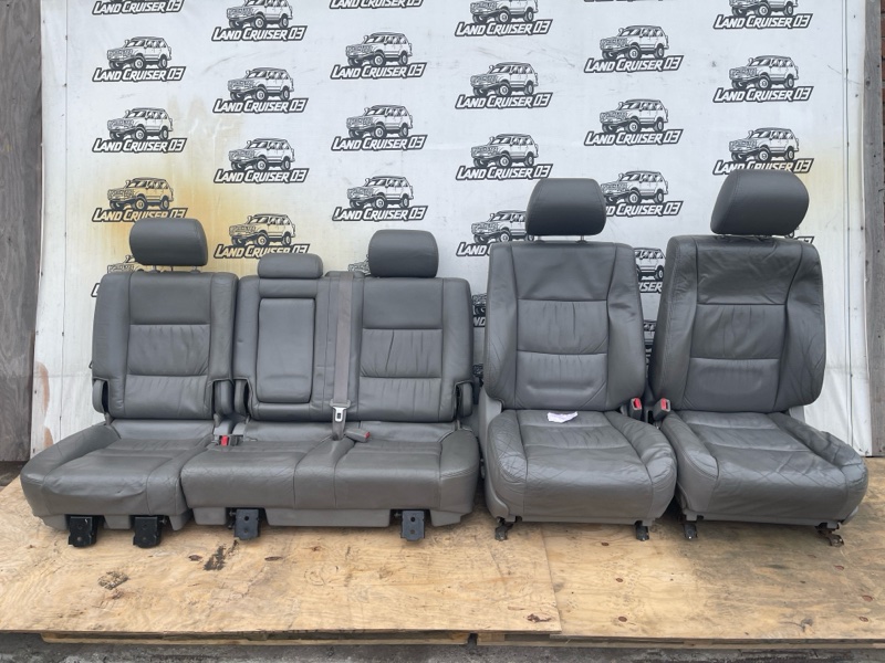 Сиденья комплект TOYOTA LAND CRUISER HDJ101 1HD-FTE (б/у)