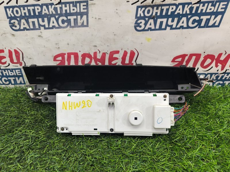 Панель приборов TOYOTA PRIUS NHW20 1NZ-FXE (б/у)